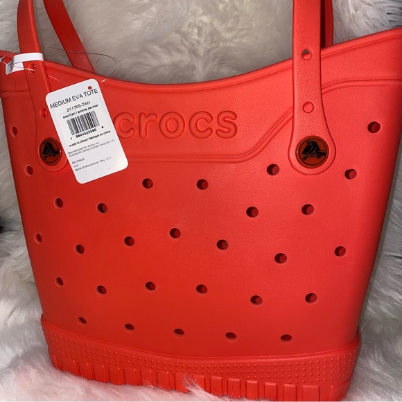 CROCS Handbags - Crocs Classic Medium Tote New